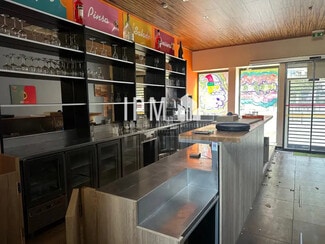 Plus de détails pour Local commercial à louer
