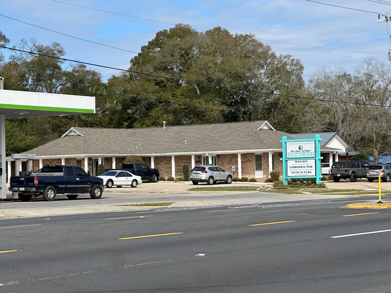 1078 S Ferdon Blvd, Crestview, FL à vendre - Photo de l’immeuble – Image 1 sur 51