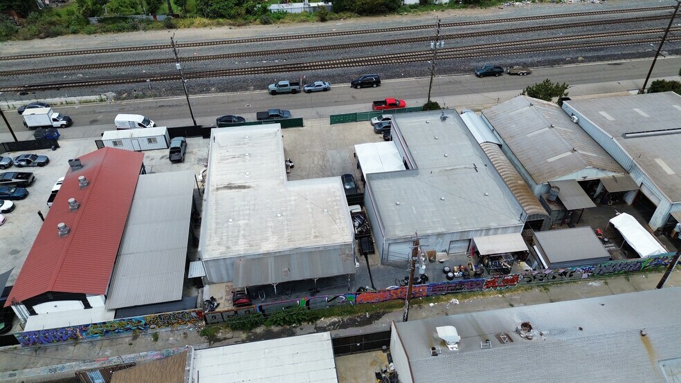 1276 W 1st St, Pomona, CA à vendre - Photo de l’immeuble – Image 2 sur 10