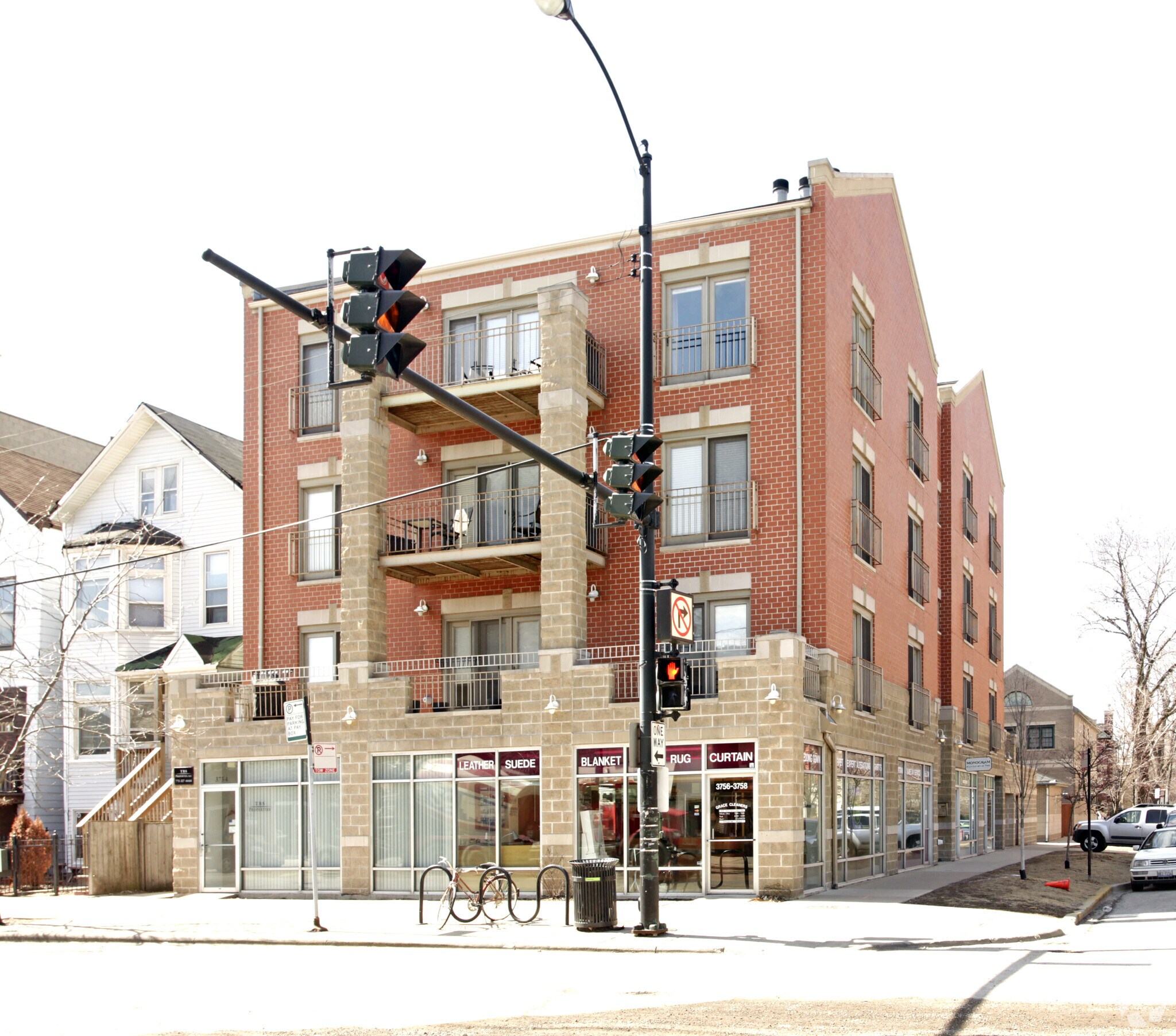 1411 W Grace St, Chicago, IL à louer Photo de l’immeuble– Image 1 sur 10