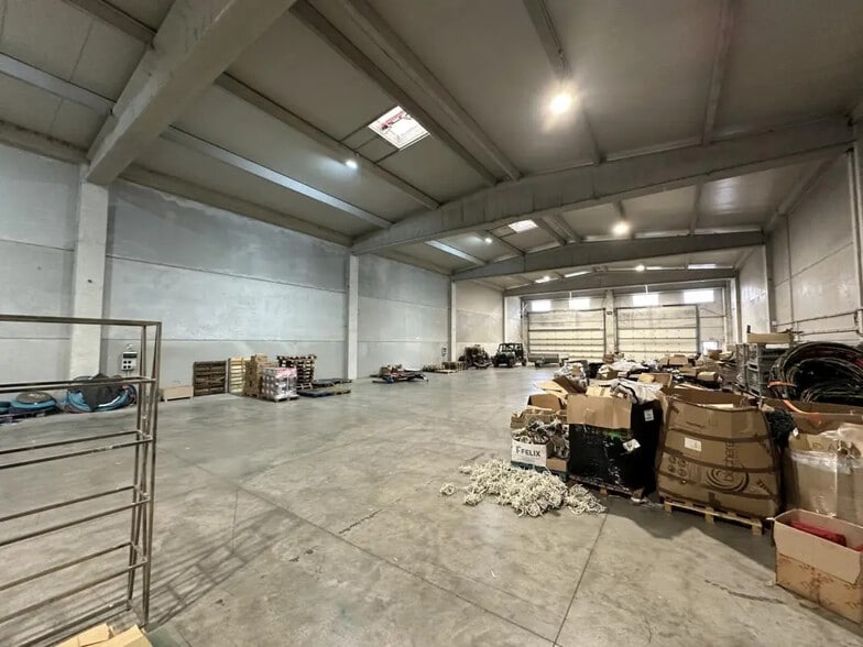 Local d’activités dans Puget-sur-Argens à louer - Photo intérieure – Image 3 sur 10