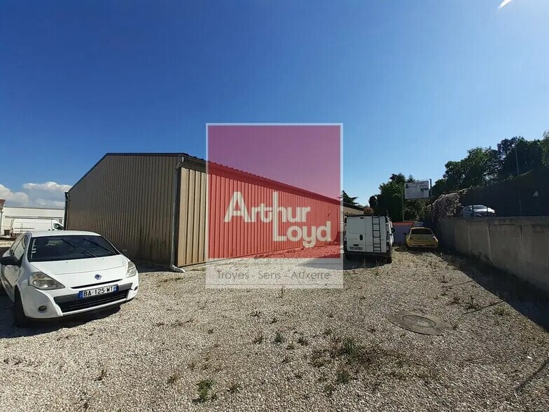 Industriel/Logistique dans Bréviandes à louer - Photo de l’immeuble – Image 3 sur 4