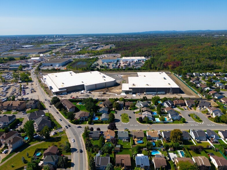 141 Boul Bellerose O, Laval, QC à louer - Aérien – Image 3 sur 9