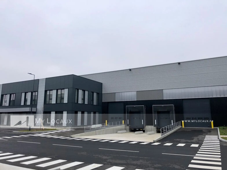 Industriel/Logistique dans Le Bourget à louer - Photo de l’immeuble – Image 2 sur 9