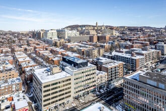 5843-5847 Ch De La Côte-Des-Neiges, Montréal, QC - Vue aérienne  vue de carte