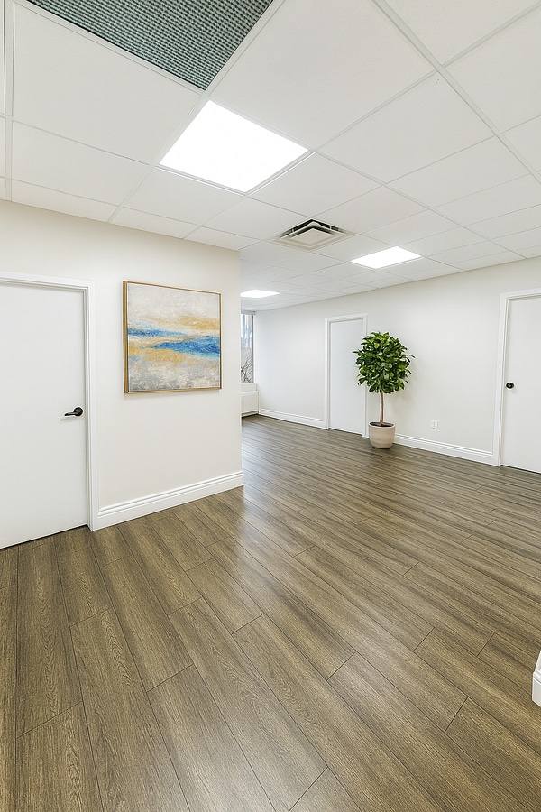 25 Charlton Ave E, Hamilton, ON à louer Photo intérieure– Image 1 sur 5