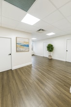 25 Charlton Ave E, Hamilton, ON à louer Photo intérieure– Image 1 sur 5