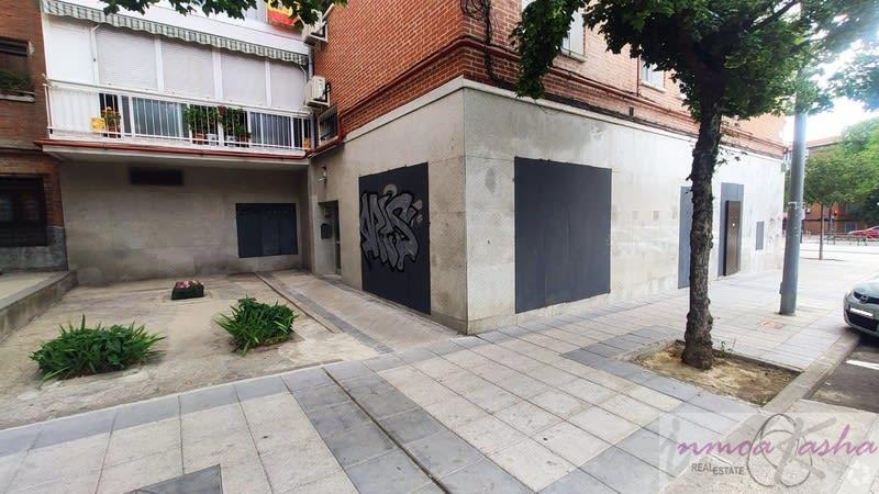 Immeuble residentiel dans Madrid, Madrid à vendre Photo intérieure– Image 1 sur 2