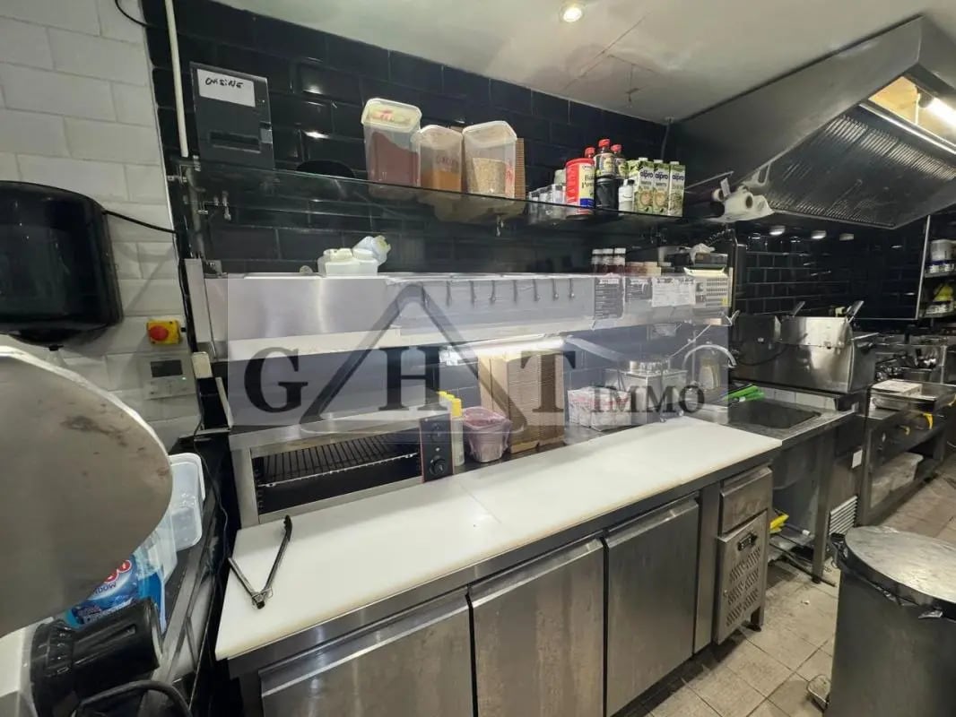 Local commercial dans Antibes à louer Photo intérieure– Image 1 sur 8