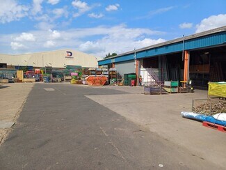Plus de détails pour 32 Crown Rd, Enfield - Industriel/Logistique à louer