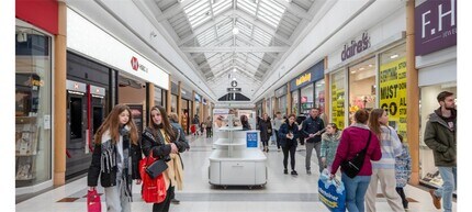 Kingsgate Shopping Centre, Huddersfield à louer Photo intérieure– Image 1 sur 2
