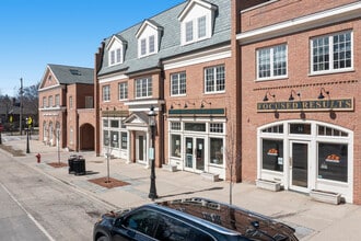 8-18 E Scranton Ave, Lake Bluff, IL à louer Photo de l’immeuble– Image 2 sur 7