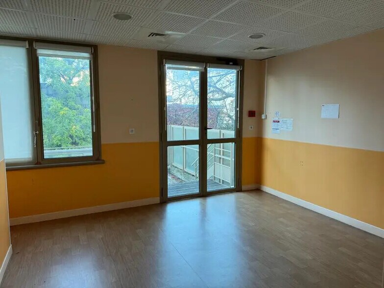 Bureau dans Paris à louer - Photo de l’immeuble – Image 2 sur 21
