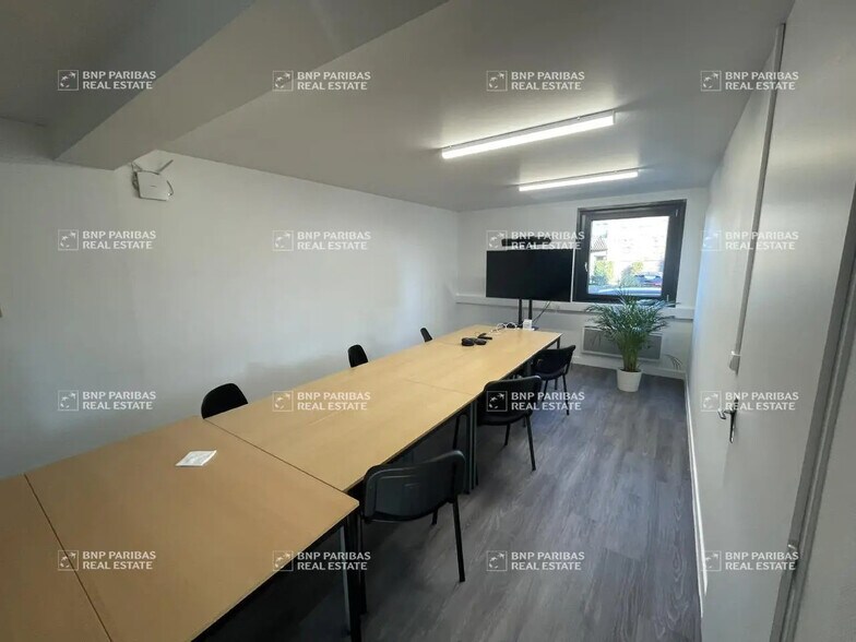 Bureau dans Saint-Avertin à louer - Photo de l’immeuble – Image 1 sur 19