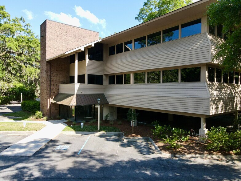 2 Park Ln, Hilton Head Island, SC à louer - Photo de l’immeuble – Image 1 sur 11