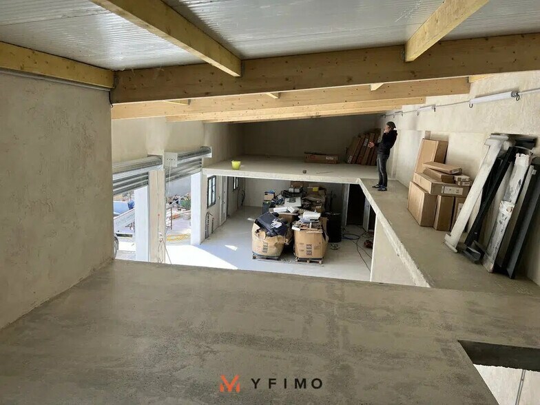 Local d'activités dans Les Mureaux à vendre - Photo de l’immeuble – Image 3 sur 10