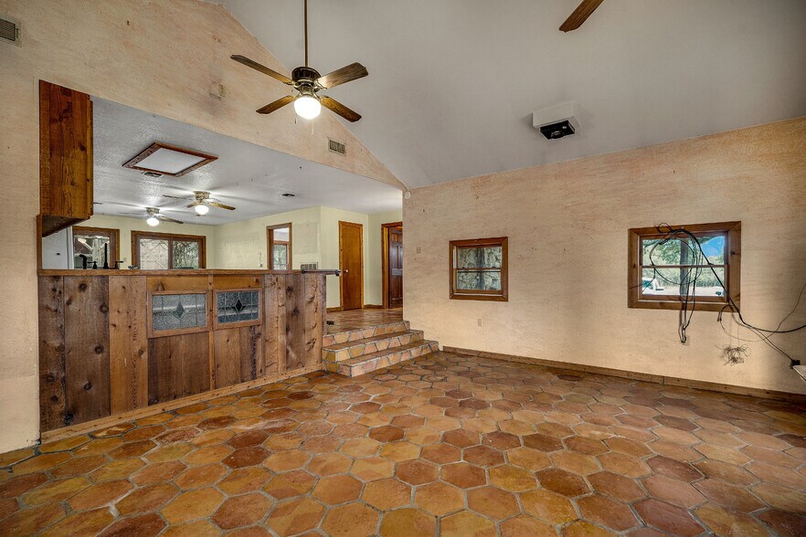 360 Kirk Ln, Bulverde, TX à vendre - Photo de l’immeuble – Image 3 sur 28