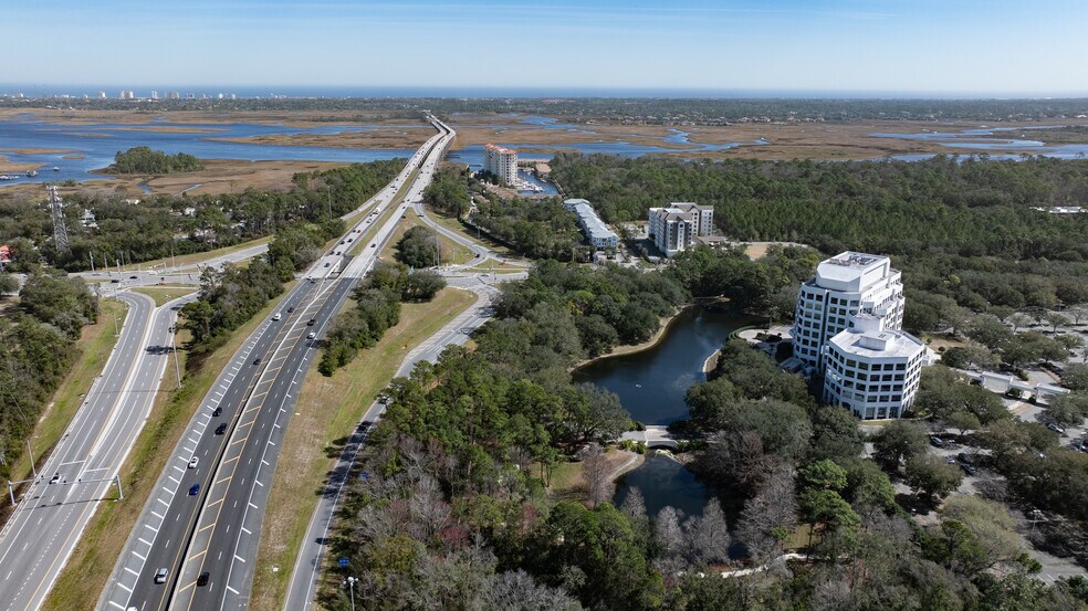 1776 American Heritage Life Dr, Jacksonville, FL à louer - Photo de l’immeuble – Image 3 sur 20