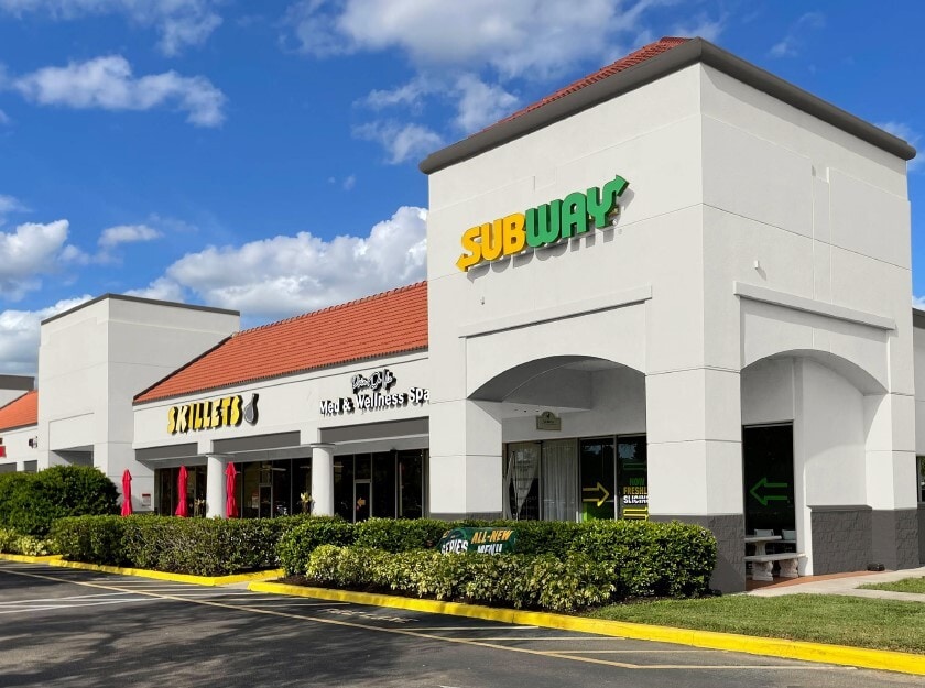 5620-5628 Strand Blvd, Naples, FL à louer Photo principale– Image 1 sur 3