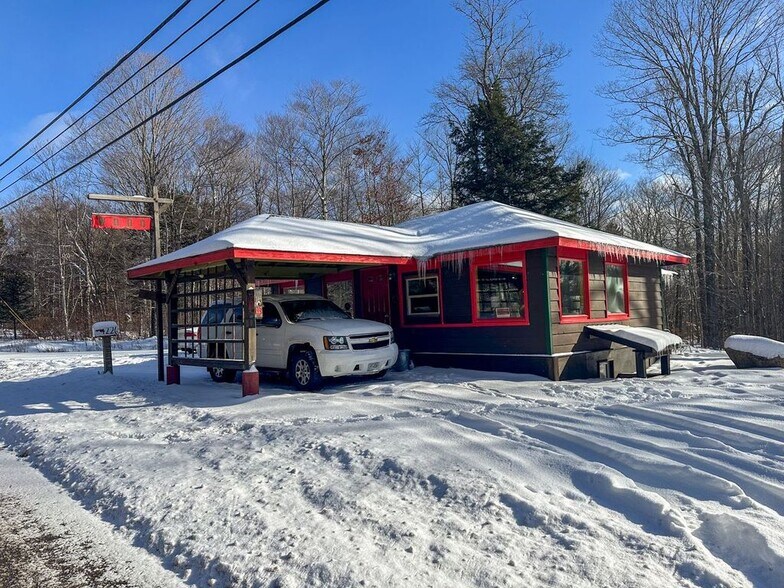 4226 NY-28, Old Forge, NY à vendre - Photo principale – Image 1 sur 5