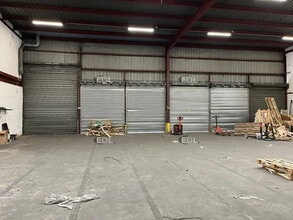 Local d’activités dans Villeneuve-la-Garenne à louer Photo intérieure– Image 2 sur 9