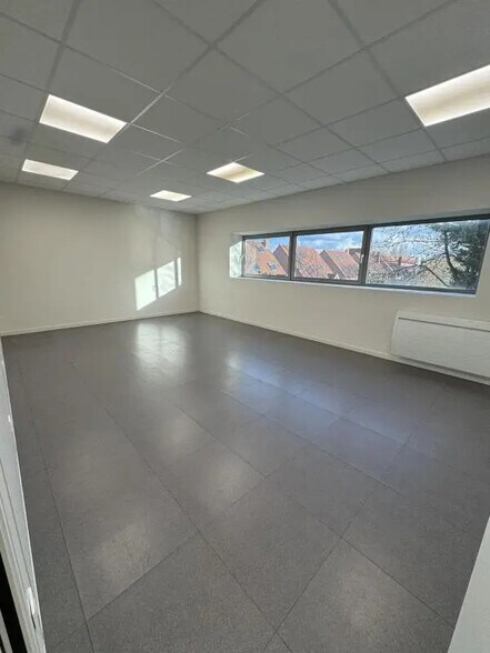 Bureau dans Marquette-lez-Lille à louer - Photo de l’immeuble – Image 3 sur 4