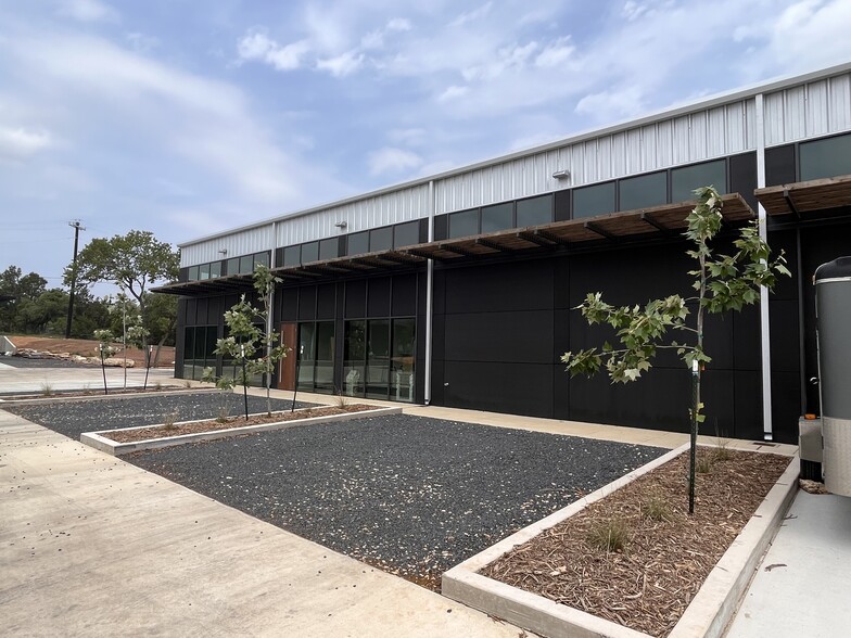 14510 Fitzhugh Rd, Austin, TX à louer - Photo de l’immeuble – Image 3 sur 5