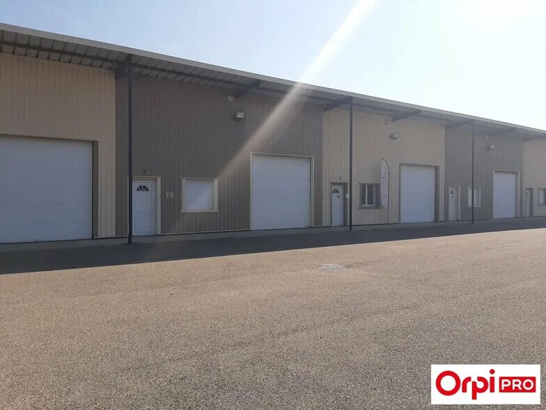 Local d’activités dans Saint-Marcel-lès-Valence à louer - Photo de l’immeuble – Image 1 sur 6
