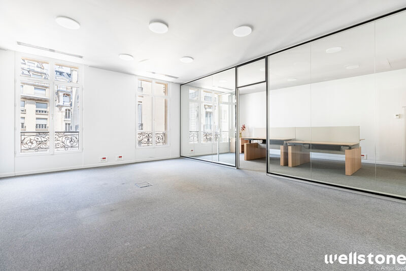 13 Rue Du Docteur Lancereaux, Paris à louer - Photo de l’immeuble – Image 1 sur 11