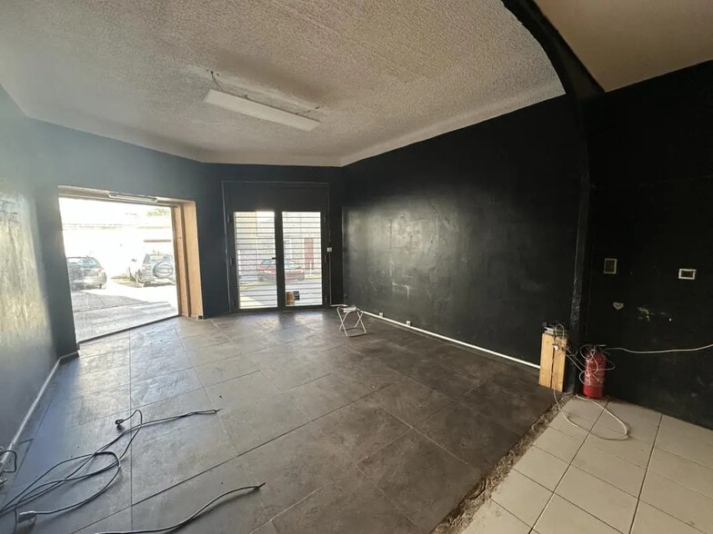 Local commercial dans Toulon à vendre - Photo de l’immeuble – Image 3 sur 8