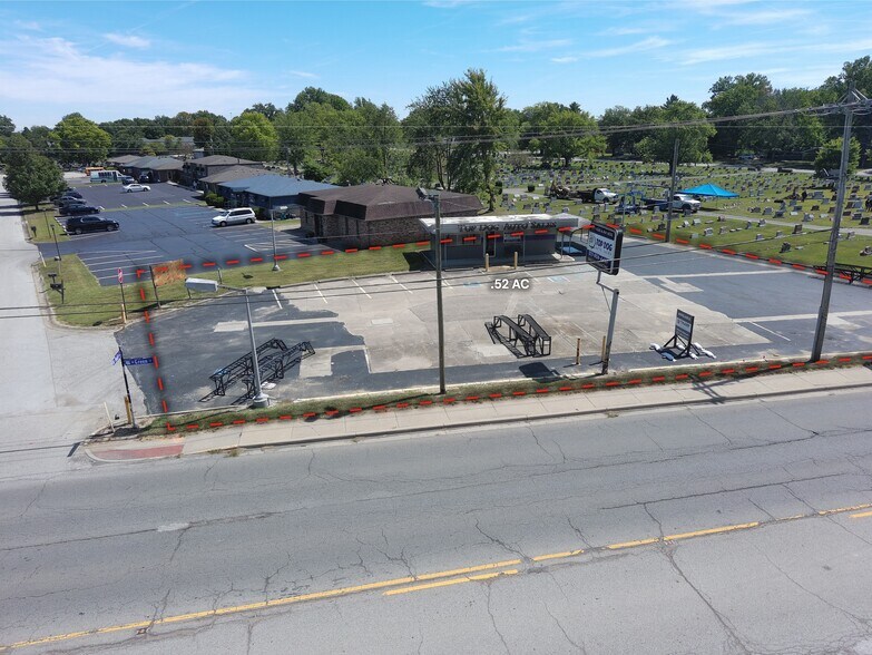 631 N Green St, Brownsburg, IN à vendre - Photo de l’immeuble – Image 3 sur 7