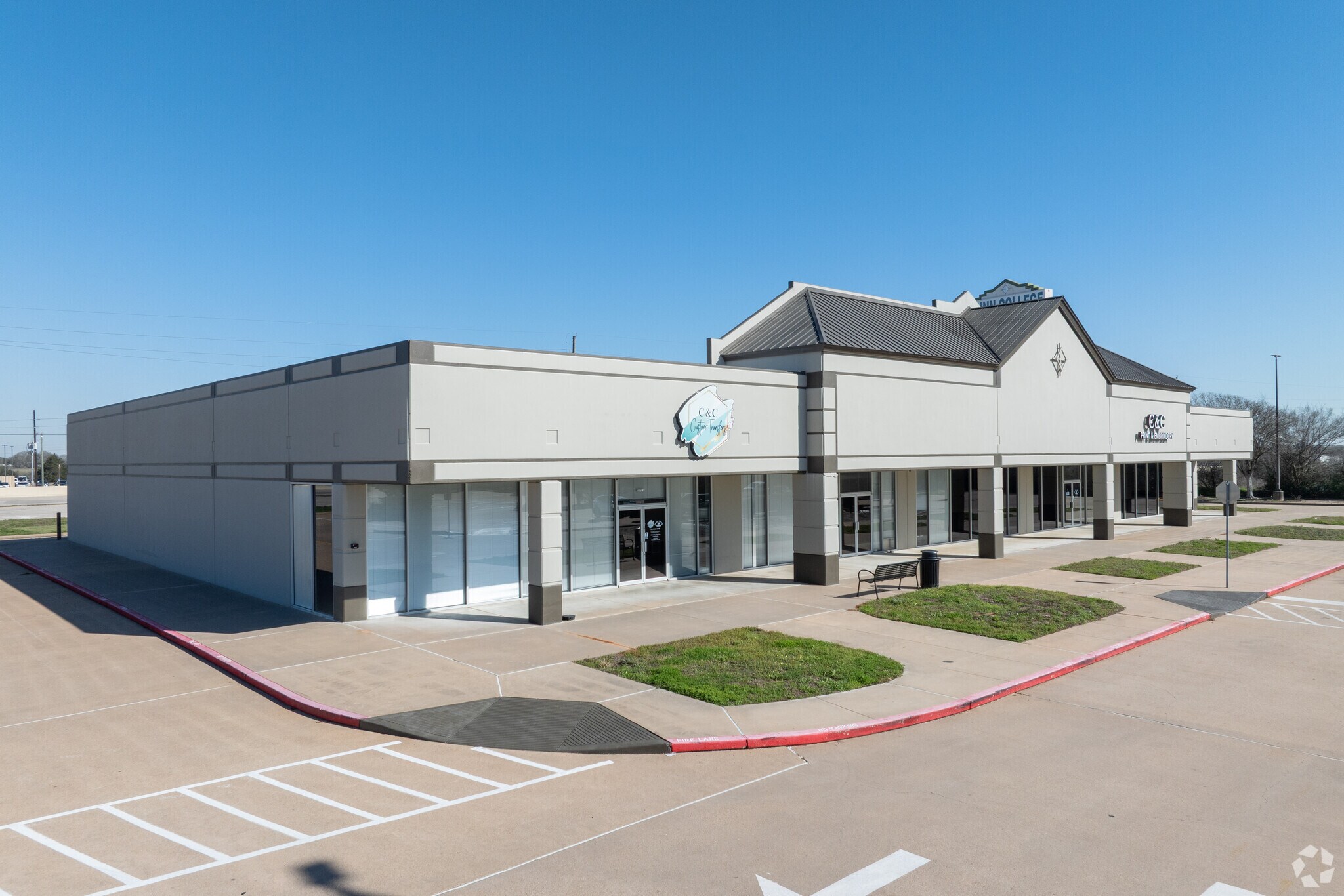 3701 Outlet Center Dr, Sealy, TX à louer Photo principale– Image 1 sur 20