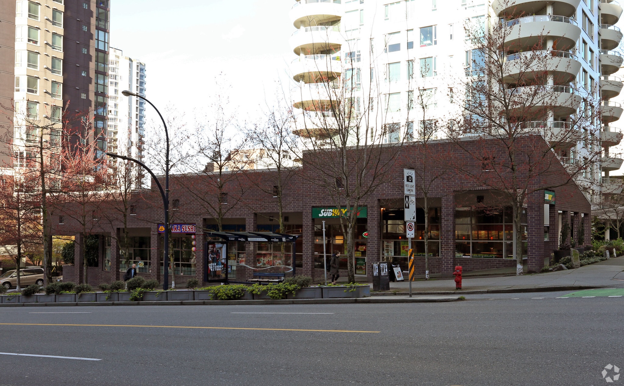 1351-1361 Burrard St, Vancouver, BC à vendre Photo principale– Image 1 sur 3