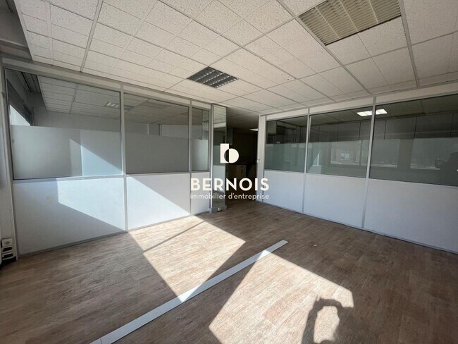 Plus de détails pour Bureau à louer