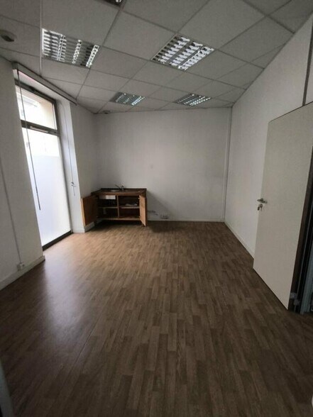 Local commercial dans Nantes à louer - Photo de l’immeuble – Image 3 sur 8
