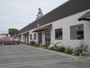 7611 Slater Ave, Huntington Beach, CA à louer Photo intérieure– Image 2 sur 4