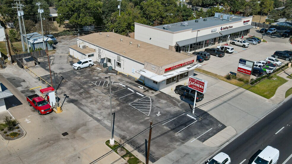 708 E Villa Maria Rd, Bryan, TX à vendre - Photo de l’immeuble – Image 3 sur 11