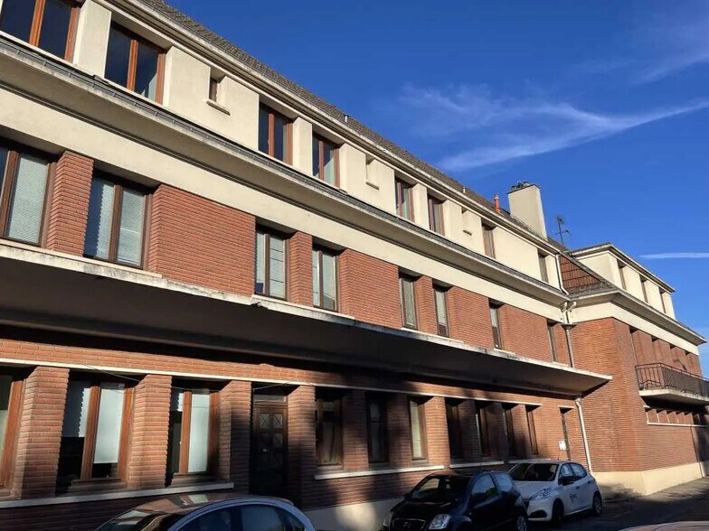 Bureau dans Rouen à louer - Photo de l’immeuble – Image 1 sur 12