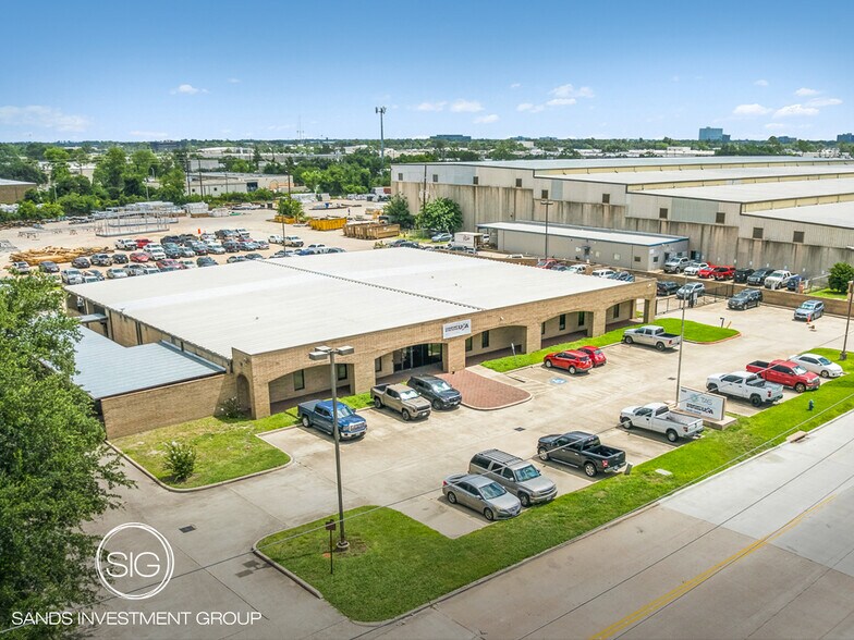 9450 W Wingfoot Rd, Houston, TX à vendre - Photo de l’immeuble – Image 1 sur 6