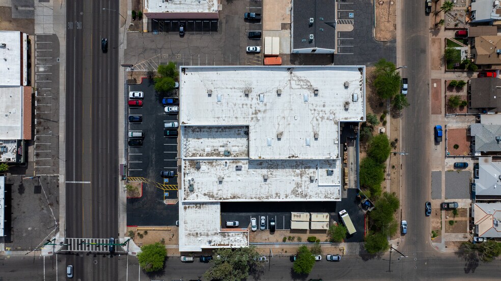 1805 E McDowell Rd, Phoenix, AZ à louer - Photo de l’immeuble – Image 2 sur 10