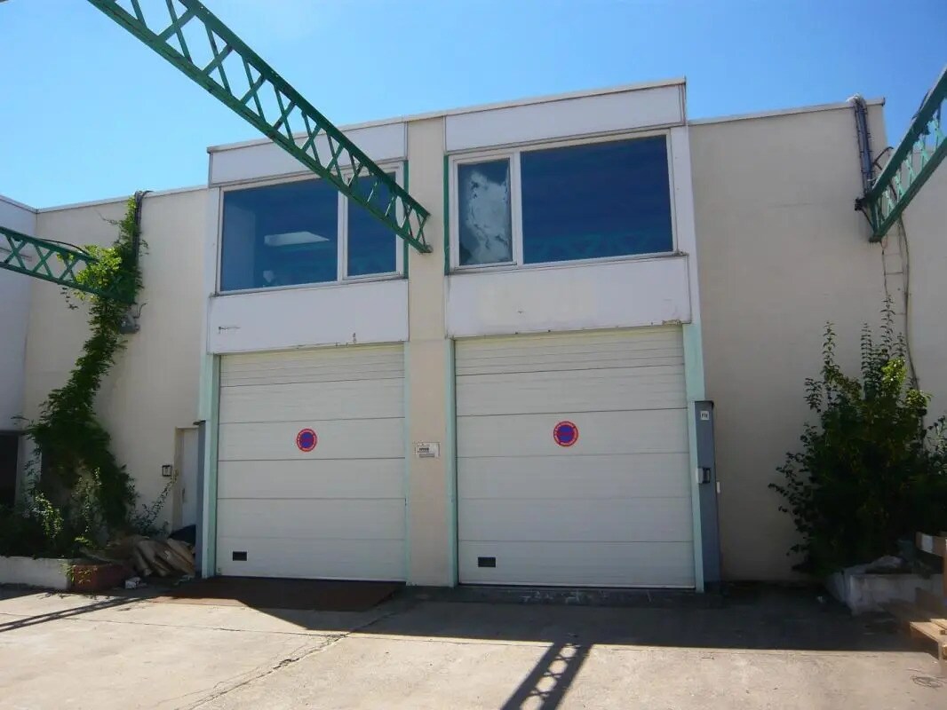 Industriel/Logistique dans Vénissieux à louer Photo de l’immeuble– Image 1 sur 2