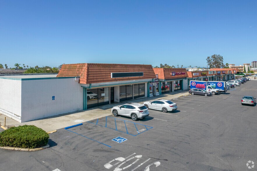 6133-6390 Balboa, San Diego, CA à louer - Photo de l’immeuble – Image 1 sur 3