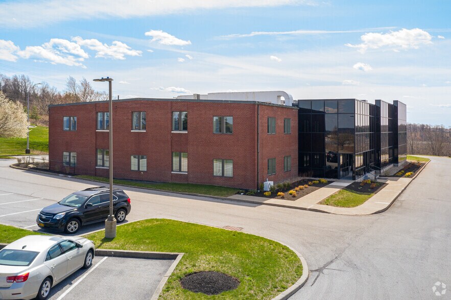 33 Airport Center Dr, New Windsor Township, NY à louer - Photo de l’immeuble – Image 3 sur 7