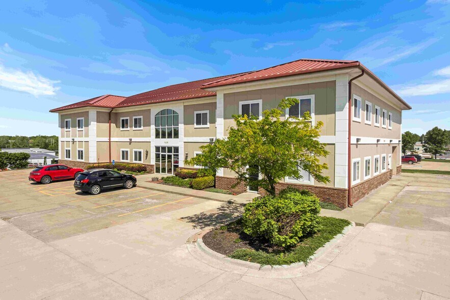 4120 NE Port Dr, Lee's Summit, MO à vendre - Photo de l’immeuble – Image 2 sur 8