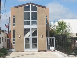 Plus de détails pour 3130 Moore St, San Diego, CA - Local d'activités à louer