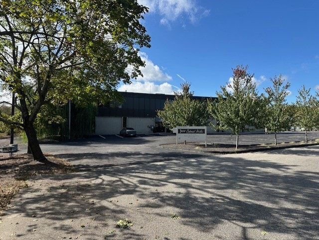 77 Pawtucket Ave, Rumford, RI à louer Photo intérieure– Image 1 sur 17