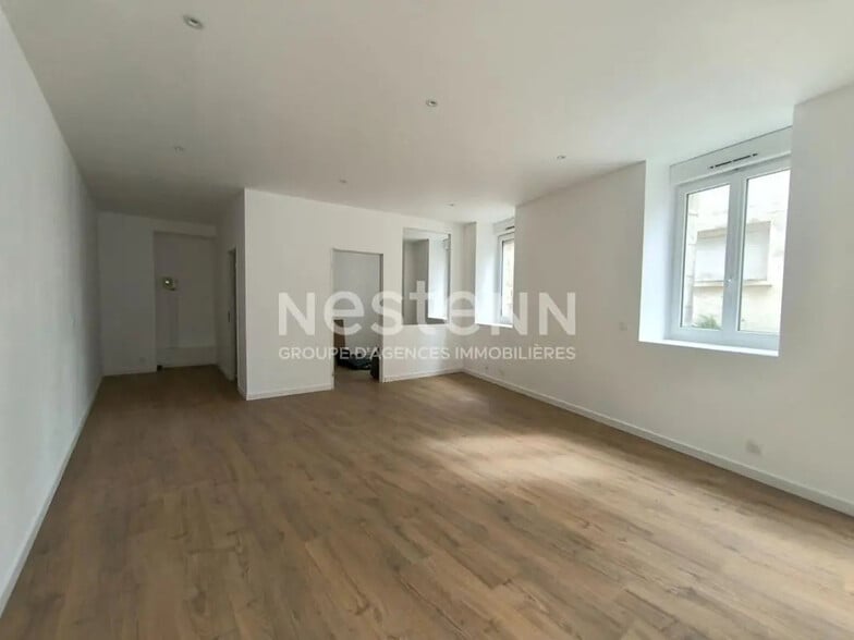 Local commercial dans Elven à louer - Photo intérieure – Image 2 sur 4