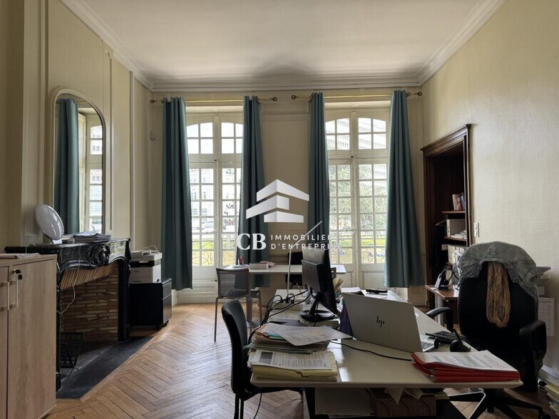 Bureau dans Nantes à louer - Photo de l’immeuble – Image 3 sur 9