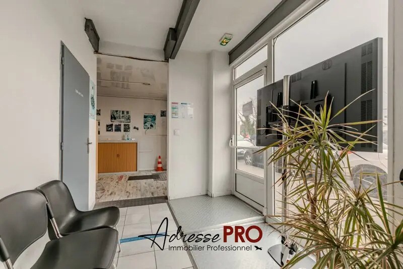 Local commercial dans VILLENAVE-D'ORNON à louer - Photo de l’immeuble – Image 3 sur 3