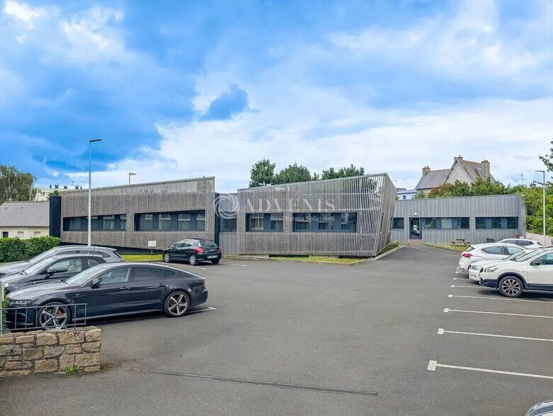 Bureau dans Saint-Brieuc à vendre - Photo de l’immeuble – Image 2 sur 12